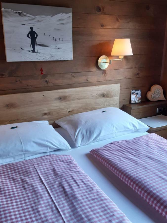 Pension Feiersinger Kitzbuhel Bagian luar foto